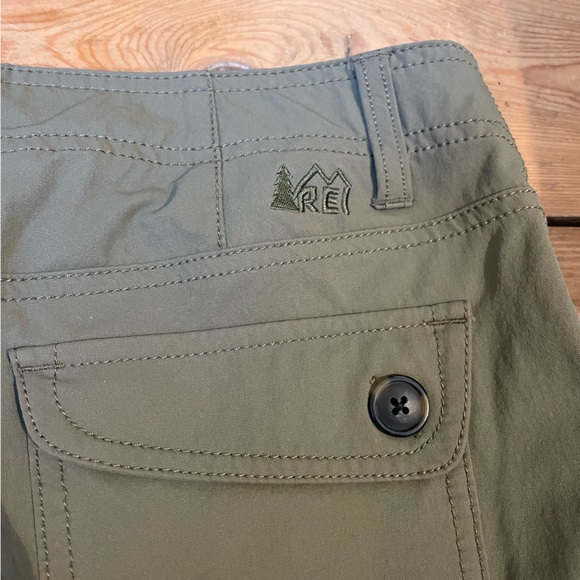 REI Ladies Hiking Pant Size 4 - Picture 2 of 8